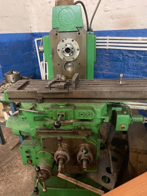 Горизонтально-фрезерный станок 6Р81