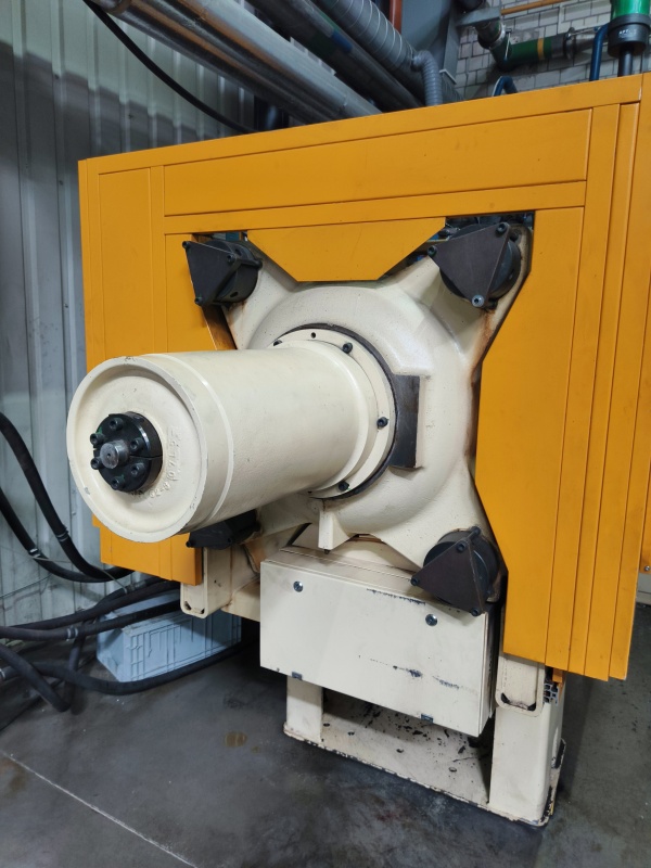 Инжекционно-литьевая машина «HUSKI 160RS45/42»