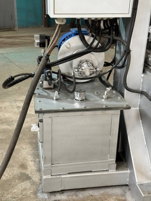 Пресс гидравлический для производства резиновой плитки