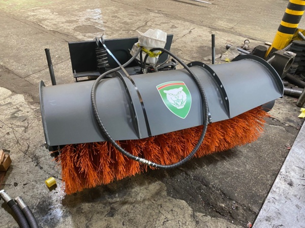 Щётка дорожная для мини-погрузчика Bobcat, Liugong, Lonking и другие