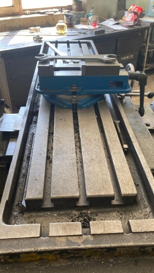 вертикально-фрезерный станок 6р13б, 6р13к