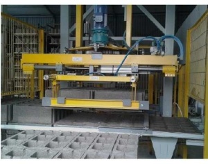 Автоматическая вибропрессовальная линия Poyatos Prima L с БСУ (Испания). Не была в работе, новая