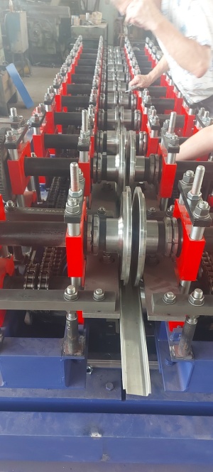 Оборудование для производства кабельного лотка и крышки