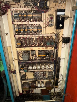 Вертикально-фрезерный станок 6т12