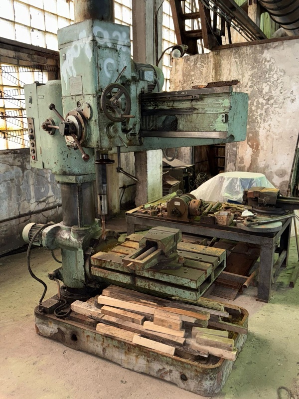 Радиально-сверлильный станок 2л53у