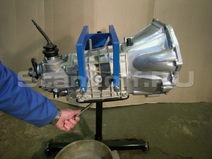 Комплект по разборке и сборке «Механическая коробка переключения передач. Задний привод»