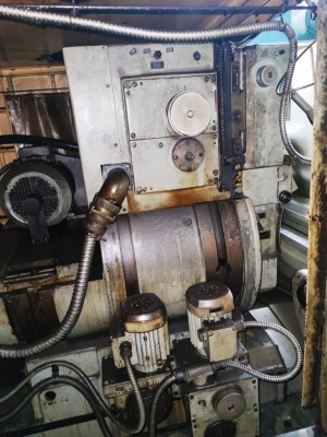 Червячнорезьбошлифовальный станок 5886в