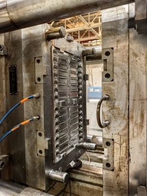 Термопластавтомат Negri Bossi V370-2000