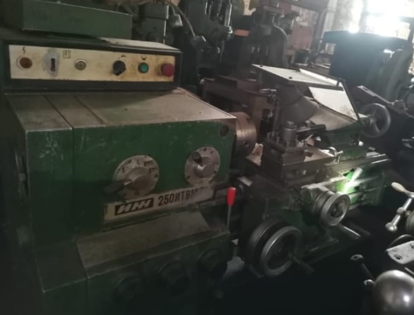 Токарный станок ИЖ250ИТВМФ1