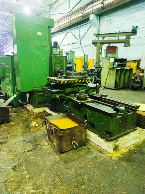 Горизонтально-расточной станок 2л614