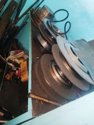 Резьбошлифовальный станок 5к823в