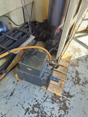 Инжекционно-литьевая машина «HUSKI 225RS65/60»