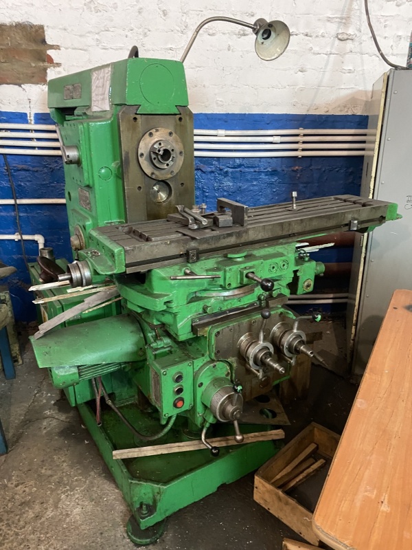 Горизонтально-фрезерный станок 6Р81