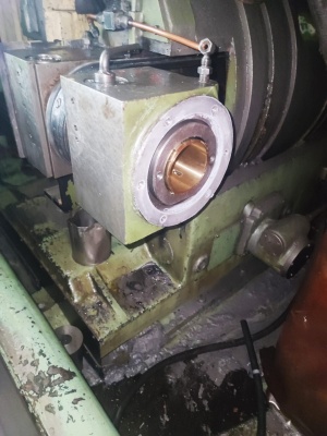 Резьбошлифовальный станок 5к823в