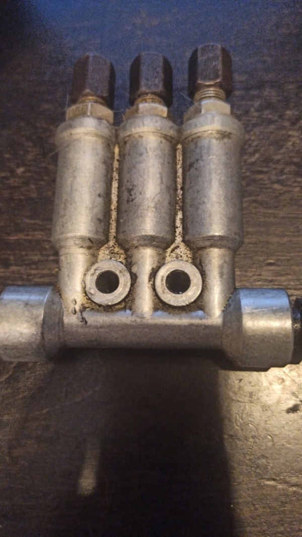 Питатели импульсные 3 секционные 2 исполнения разные м ми