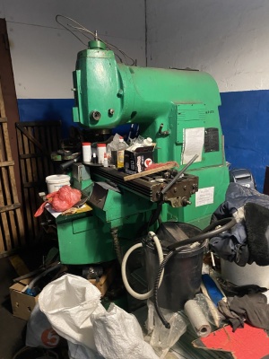 В продаже вертикально-фрезерный станок СФ-1Б