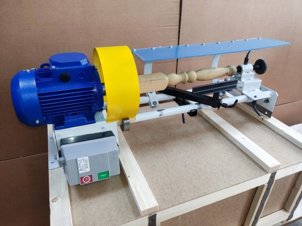 Станок токарный по дереву ДОС-Т500У универсальный