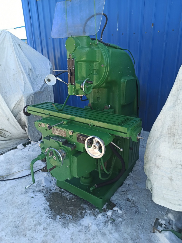 6М12П станок вертикальный консольно-фрезерный