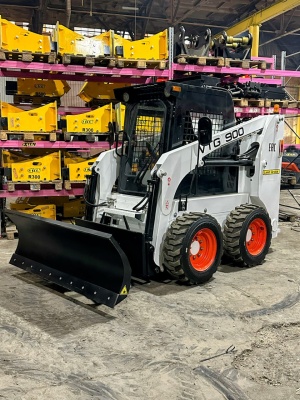 Снежный отвал для мини-погрузчика Bob-Tach, Case, JCB и других