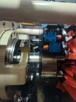 Инжекционно-литьевая машина «HUSKI 160RS45/42»