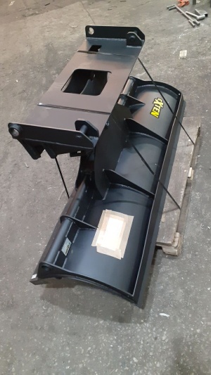 Снежный отвал для мини-погрузчика Bob-Tach, Case, JCB и других