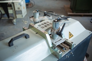 KABAN AD 1050 Автоматическая пила для резки штапиков