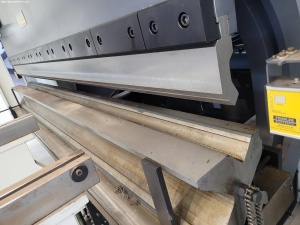 Гидравлический листогибочный пресс с ЧПУ BAYKAL APHS 31440