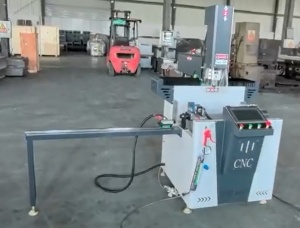 4-осевой фрезерный станок с ЧПУ для обработки алюминия SKX1-600