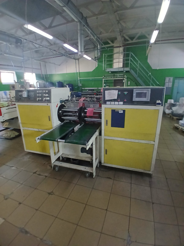 Пакетоделательная машина предназначена для производства полиэтиленовых пакетов типа «Фасовка» и «Мусорный мешок» в рулонах