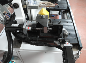 Усозарезной 5-ти осевой торцовочный двухголовый пильно-сверлильный станок AHC ALUEXPERT 300PRO