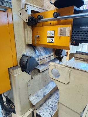 Инжекционно-литьевая машина «HUSKI 225RS65/60»