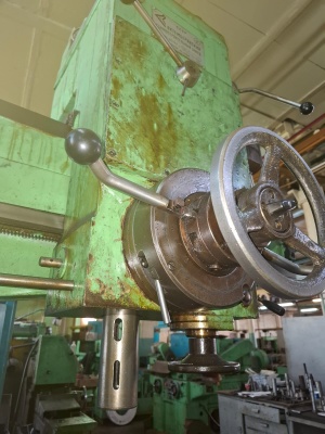 Радиально-сверлильный станок 2532л