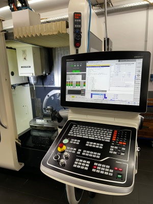 5-осевой вертикальный обрабатывающий центр DMG MORI DMU 50