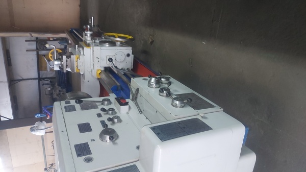 Токарный станок 1м63н