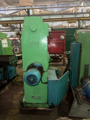 Вертикально-фрезерный станок 6р11