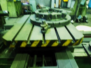 Горизонтально-расточной станок 2л614