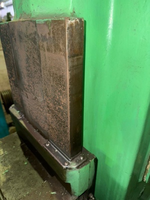 Вертикально-фрезерный станок 6р11