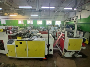 Пакетоделательная машина предназначена для производства полиэтиленовых пакетов типа «Фасовка» и «Мусорный мешок» в рулонах