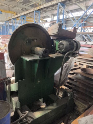 Одностоечный позиционер с роликовыми опорами и сквозным отверстием