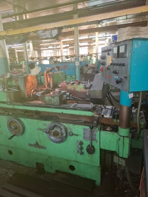 Круглошлифовальный станок 3м153