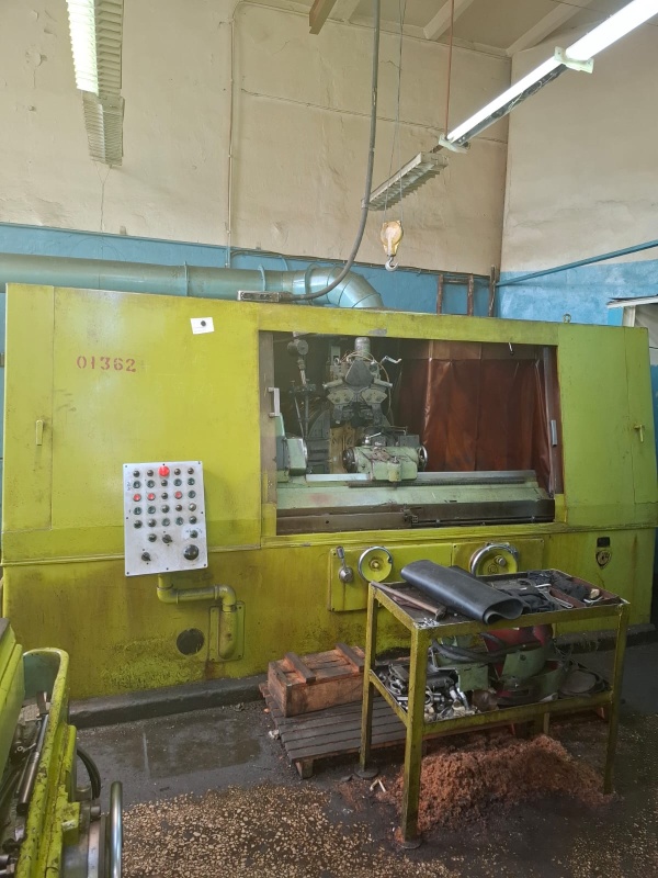 Резьбошлифовальный станок 5к823в