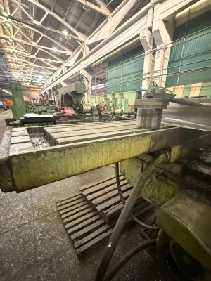 Горизонтально-фрезерный станок 6т83-1