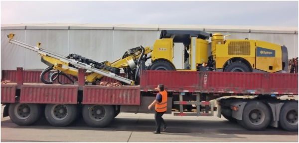 EPİROC BOOMER S10J Самоходный буровой станок / Новый