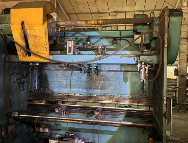 Пресс листогибочный кривошипный ИТ1330В Производитель кузлитмаш пинск