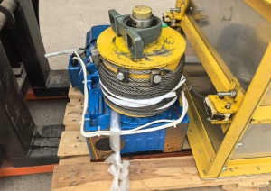 Грузовой подъемник гп50-Ш-3,0 для кафе и складов