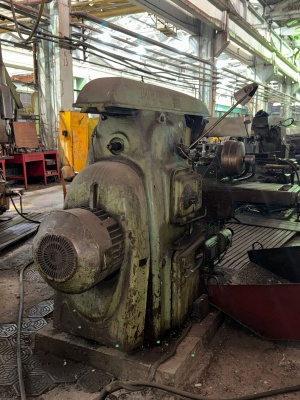 Горизонтально-фрезерный станок 6м83