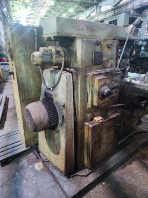 Горизонтально-фрезерный станок 6т82-1 (2244)