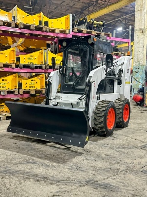 Снежный отвал для мини-погрузчика Bob-Tach, Case, JCB и других