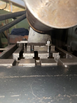 Вертикально-фрезерный станок 6р12