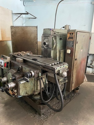 Горизонтально-фрезерный станок 6Т82Г-1